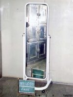 白色パイプ製スタンドミラー